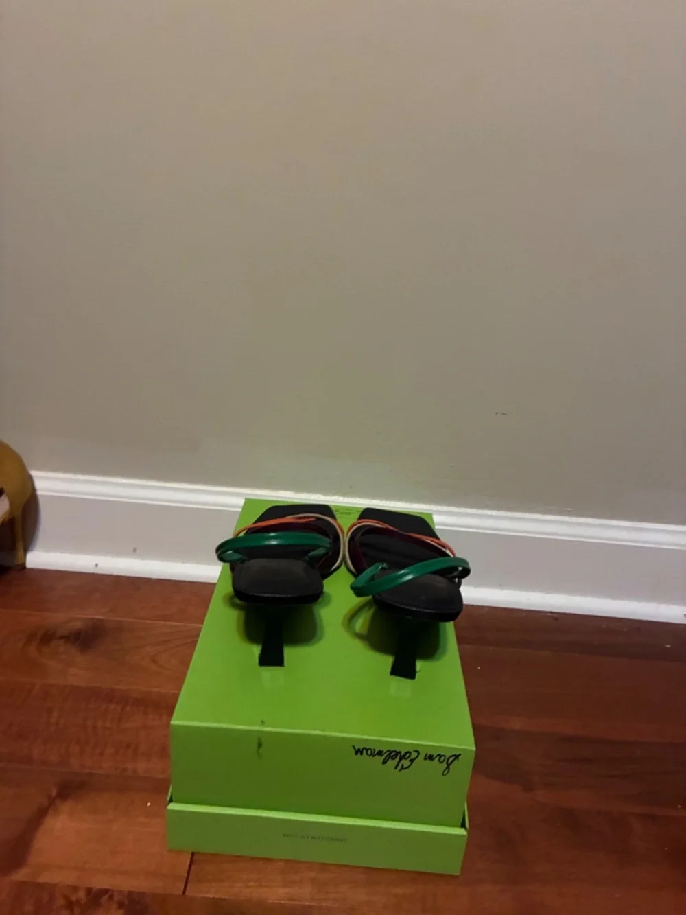 N/A fun stylish
